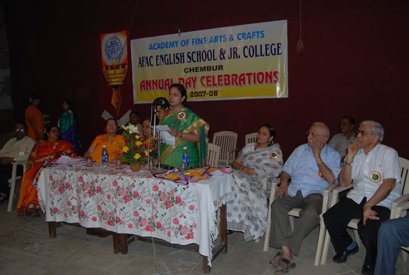Ex-Student Mrs. Manisha Jakate addressing our Parents